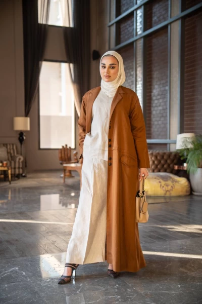 عباية باللون الجملي مع طقم داخلي ، بخام لينن C:J1021 brown